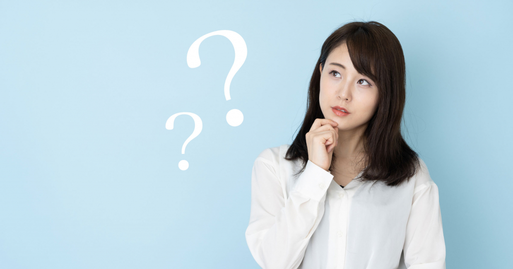 上司とのメールに悩む女性